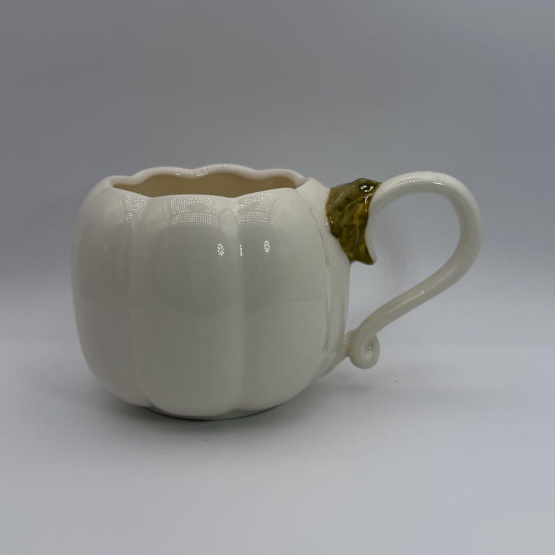 ANTHROPOLOGIE Figural Pumpa Vit Glaserad Mugg 473 ml - Begagnad bild 1