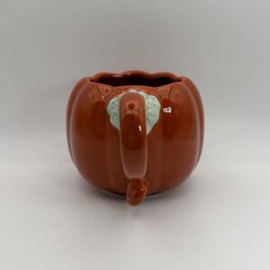 ANTHROPOLOGIE Figurale pompoen oranje geglazuurde mok 14 oz. - Tweedehands afbeelding 2