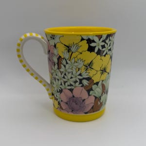 ANTHROPOLOGIE Lyla Color Yellow Coffee Mug 9 oz. - Preowned image 3