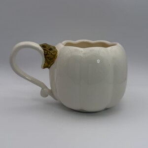 ANTHROPOLOGIE Figural Pumpa Vit Glaserad Mugg 473 ml - Begagnad bild 3
