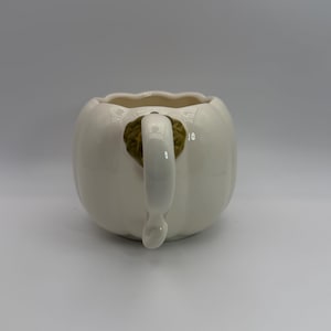 ANTHROPOLOGIE Figural Pumpa Vit Glaserad Mugg 473 ml - Begagnad bild 2
