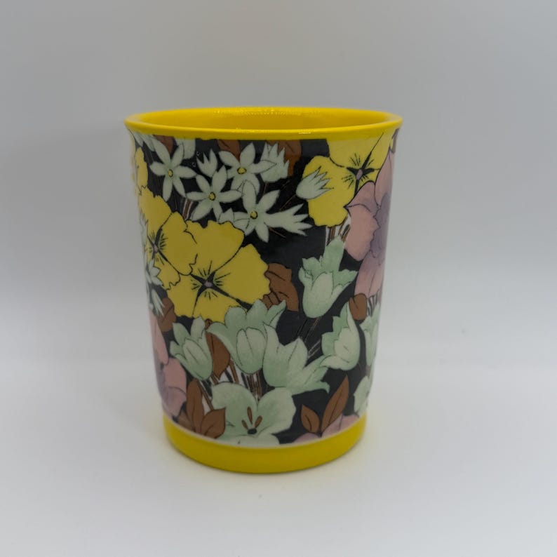 ANTHROPOLOGIE Lyla Color Yellow Coffee Mug 9 oz. - Preowned image 4