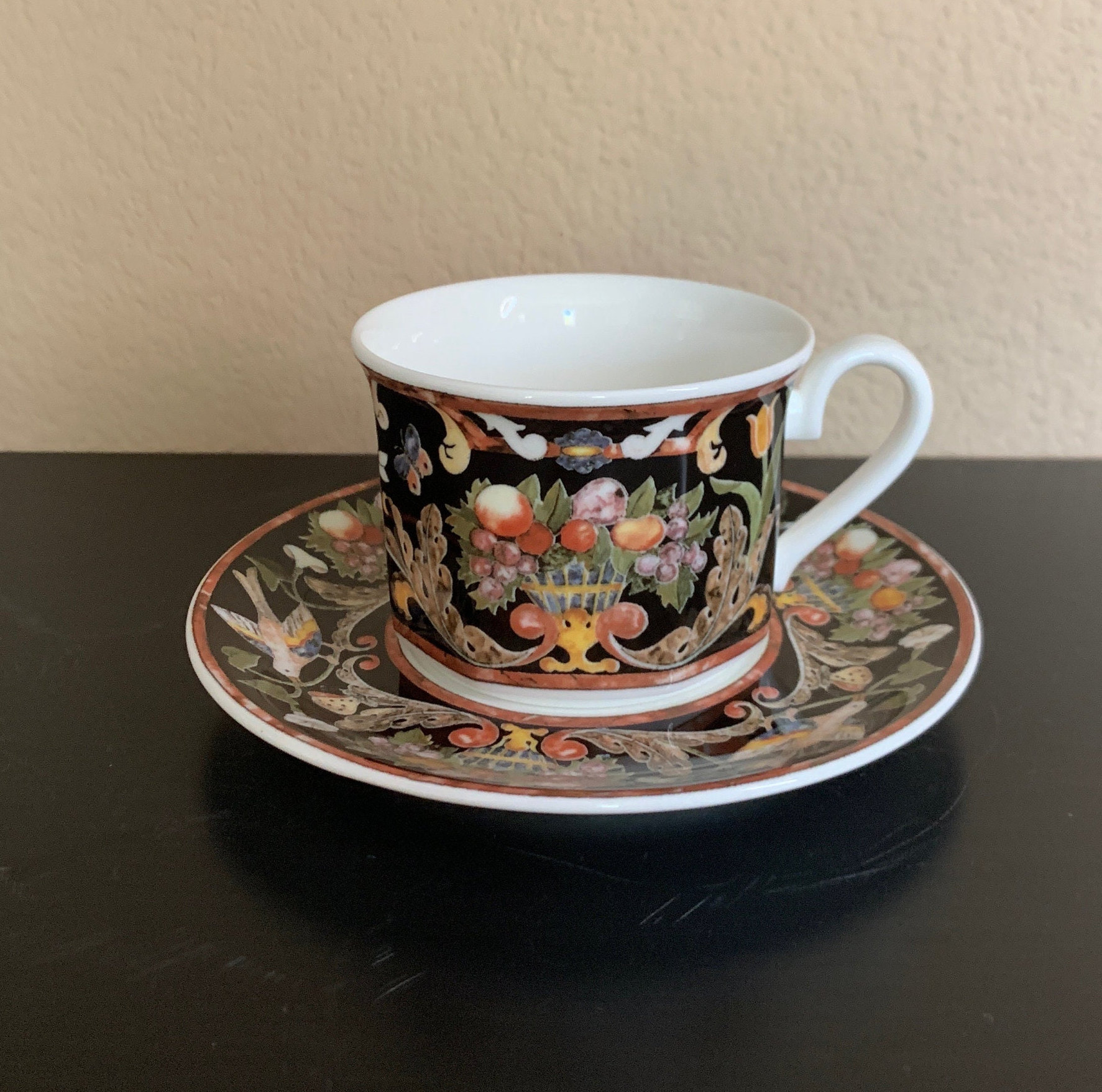 VILLEROY BOCH Design Collection INTARSIA Black Border Fruit