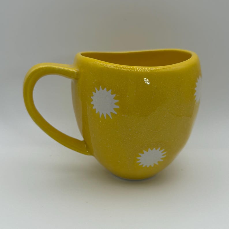 ANTHROPOLOGIE Vida Icon Yellow Motif Mug 14 oz. - Preowned image 3