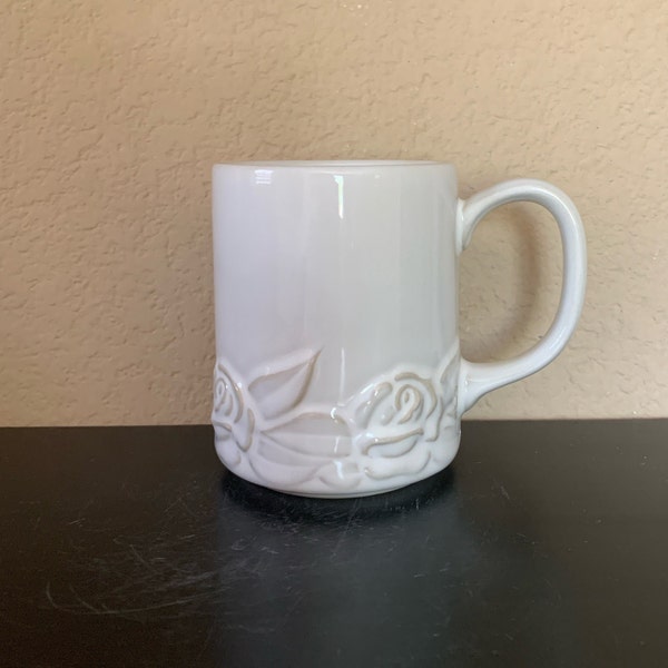 CHRISTIAN DIOR Discontinued FRENCH Country Rose Oyster White Coffee Mug / Tea Cup 10 oz. - Preowned