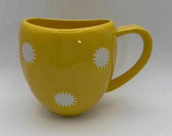 ANTHROPOLOGIE Vida Icon Yellow Motif Mug 14 oz. - Preowned