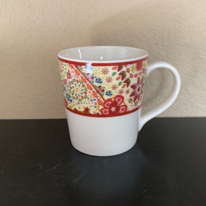 STARBUCKS Collectible Strawberries Floral Red Trim 11 oz Coffee Mug / Tea Cup - Preowned