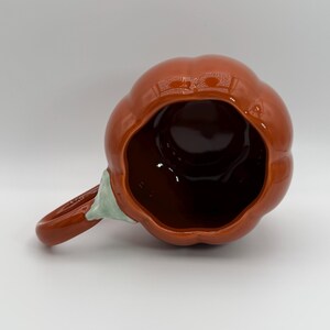 ANTHROPOLOGIE Figurale pompoen oranje geglazuurde mok 14 oz. - Tweedehands afbeelding 5
