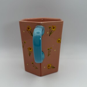 Taza ANTHROPOLOGIE Pia Mom Color Melocotón de 295 ml (10 oz) - Usada imagen 2
