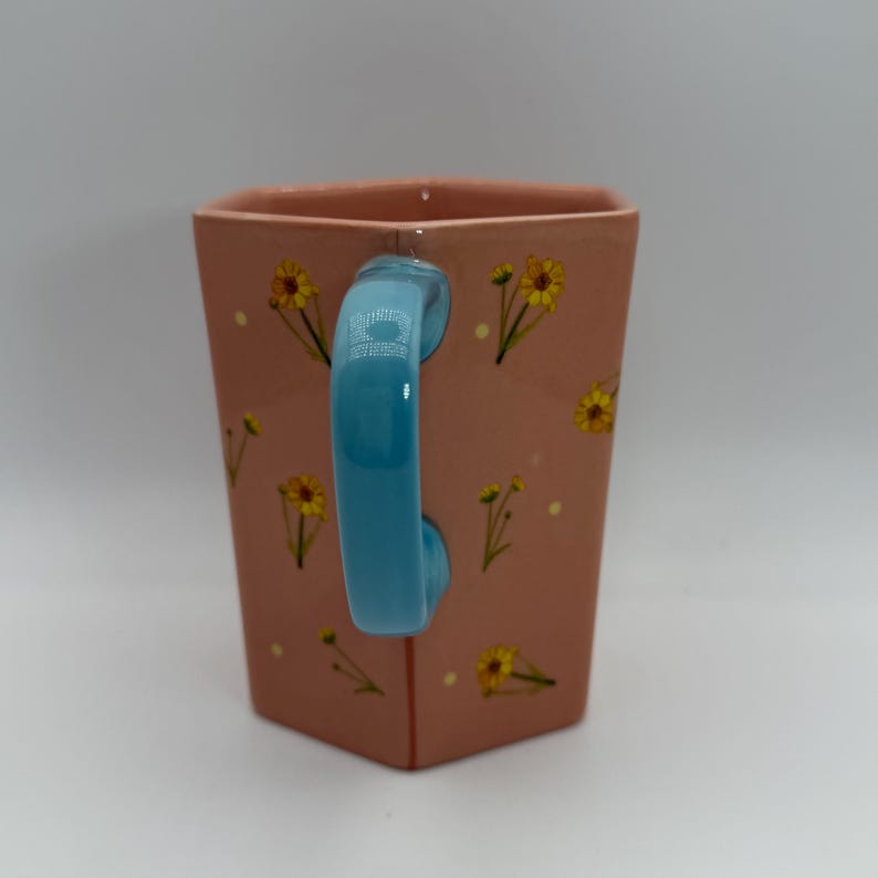 Taza ANTHROPOLOGIE Pia Mom Color Melocotón de 295 ml (10 oz) - Usada imagen 2