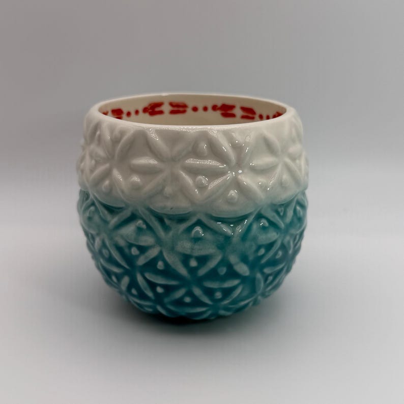 ANTHROPOLOGIE Marshmallow Embossed Ombre Design Aqua and White Mug 8 oz. - Preowned image 4