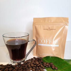 Cafetera de percolador para estufa de 10 oz en caja de regalo que incluye una bolsa de 8 oz de café 100 % arábica, cultivado, cosechado y tostado en Puerto Rico.