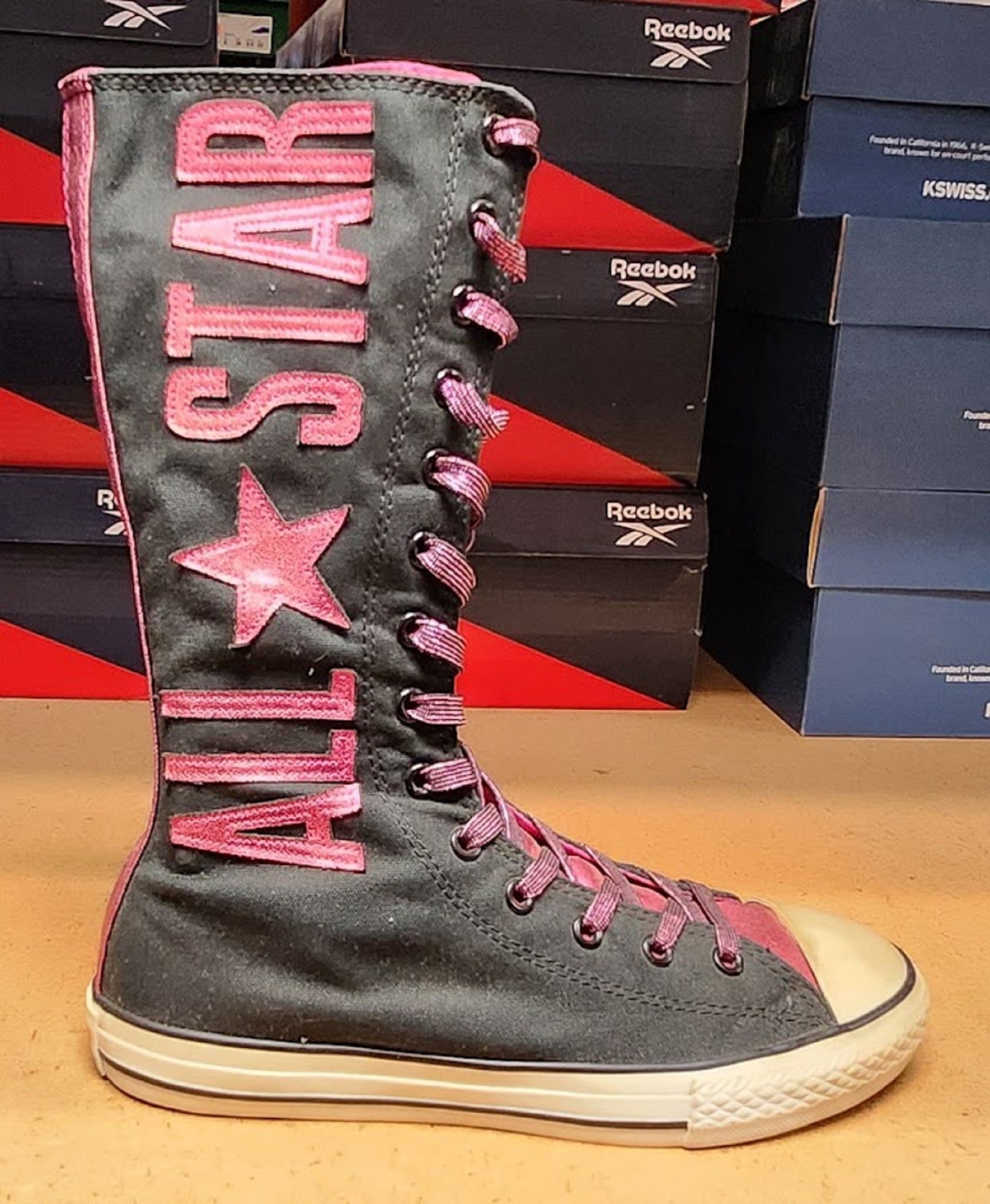 converse boots knee