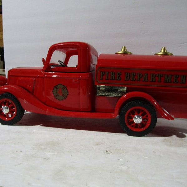 Jim Beam 1935 Ford Model A Fire Pumper Tank Truck Decanter