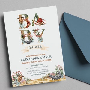Puede incluir: Una invitación a una fiesta de bienvenida al bebé con una ilustración de acuarela de la palabra "BABY" compuesta por criaturas marinas y corales. La invitación es para Alexandra y Mark y está programada para el sábado 12 de octubre a las 2:00 PM en el Barca Pier Club. La invitación incluye la dirección y la información de RSVP.