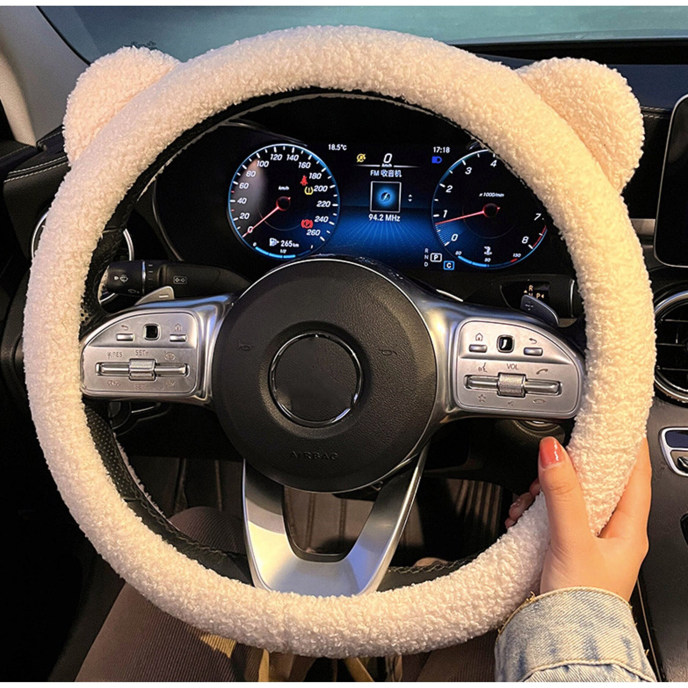 1pc Rabbit & Letter Graphic Fabric Car Steering Wheel Cover