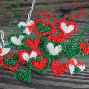 Weihnachtsherzen / 10er Set / Häkeln / Applikationen & Verzierungen / Kunsthandwerk / Dekoration / Handgemacht / Made to Order / Feiertage