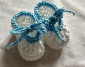 White and Blue baby booties, baby girl booties, baby boy booties, baby shower - Handmade Crochet Baby Shoes