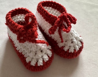 Red and White baby booties, baby girl booties, baby boy booties, baby shower - Handmade Crochet Baby Shoes