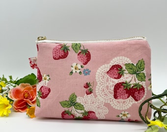 Zipper pouch Doily pattern and cute strawberry pattern fabric pouch Made in Japan Cosmetic pouch Accessory case B