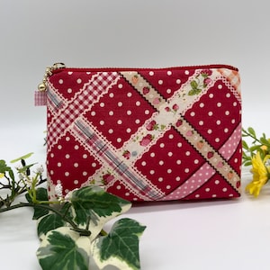 Pochette zippée - Pochette en tissu à pois et joli ruban fraise - Fabriquée au Japon - Pochette cosmétique - Porte-petits objets - A