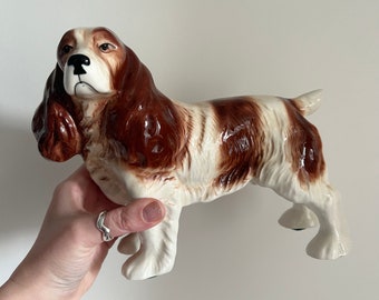 Vintage Spaniel Dog Figurine - Ceramic Home Decor - Sweet Large Puppy Ornament, Kitsch Retro Quirky Living Room / Lounge Antique Home Decor