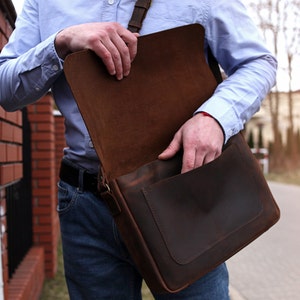 Braune Leder Messenger für Männer Gravur Leder Laptoptasche, Ledertasche für Macbook 13/14/15/16, persönliches Geschenk für Geschäftsleute, Geschenk für Ihn