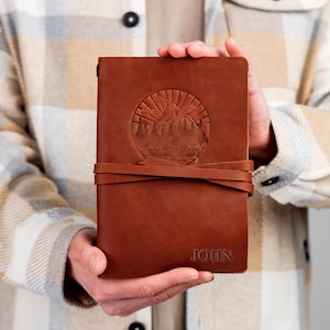 Leder Skizzenbuch mit Personalisierung Handgraviertes Notizbuch, personalisiertes gebundenes Journal Notizbuch nachfüllbar, Geschenk für Künstler