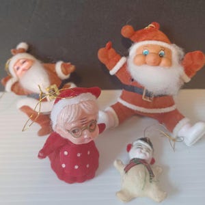 Lot Of 4 Vintage Flocked Christmas Santa&#39;s Plastic Rubber Ornament 60s 70s Japan