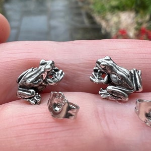 925 Sterling Silver Frog studs, Frog Earrings, Hypoallergenic frog Earrings, Sterling Silver 925