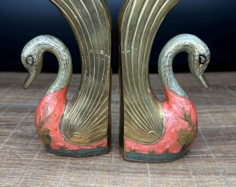 Par de sujetalibros vintage Art Deco con forma de cisne / Pájaros en tono latón estilo Hollywood Regency / Decoración escultórica de estantes de mediados de siglo / Elegantes estatuas de cisnes grulla