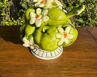Azucarero vintage INARCO 1967 Green Apple Daisy con tapa y cuchara, tarro de mermelada de cerámica japonesa, decoración retro para la cocina.