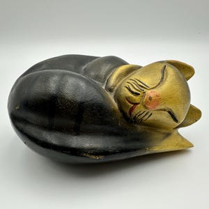 Large vintage hand carved wooden cat Figure Curled Up Mcm made in Thailand