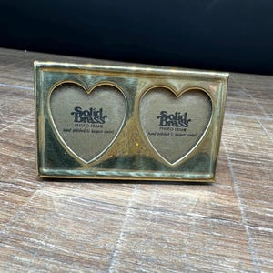 Marco de fotos vintage de latón macizo con doble corazón de 4x2,5 pulgadas, horizontal, color dorado, regalo romántico, hecho en Corea.