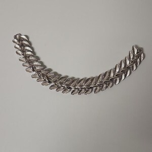 Vintage Signed Sarah Coventry silver Tone Floral Theme Bracelet, women bracelet, floral theme bracelet, designer bracelet, luxury gift