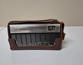 Vintage Channel Master 6 Transistor Radio, Model 6528 EUC- Tested AND Working