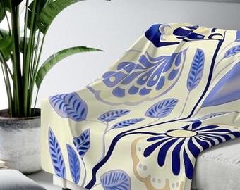 Mid Century Ornate Elegance Sherpa Blanket – Blue & Cream Retro Floral Throw, Cozy Midcentury Boho Blanket, Gift For Her Or Home