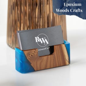 PORTE-CARTES DE VISITE en résine et bois. Adorables accessoires de bureau pour hommes. Cadeau de départ pour le patron