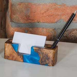 Cadeaux en bois avec porte-notes et porte-stylo pour avocats. Organiseur de bureau en résine, idées cadeaux pour un collègue image 10