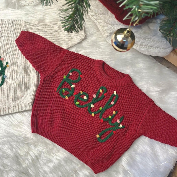 Aangepaste trui babynaam, aangepaste naam handgeborduurde babykersttrui, gepersonaliseerde vakantieherinneringstrui voor kinderen en baby's