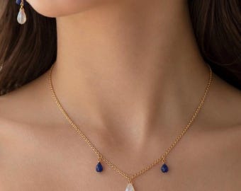 Set oorbellen en ketting: opaal en lapis | Halfedelstenen | Druppeloorbellen | Goudkleurige ketting