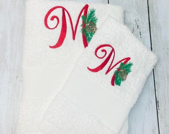 Personalized Christmas towels with embroidered initials, gift idea for spouses, grandparents, mothers, friends, high quality soft cotton Christmas gift