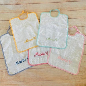 Kindergarten bib with cotton terry elastic, customizable with embroidered name, large 24 x 30 cm nursery or childhood, unisex