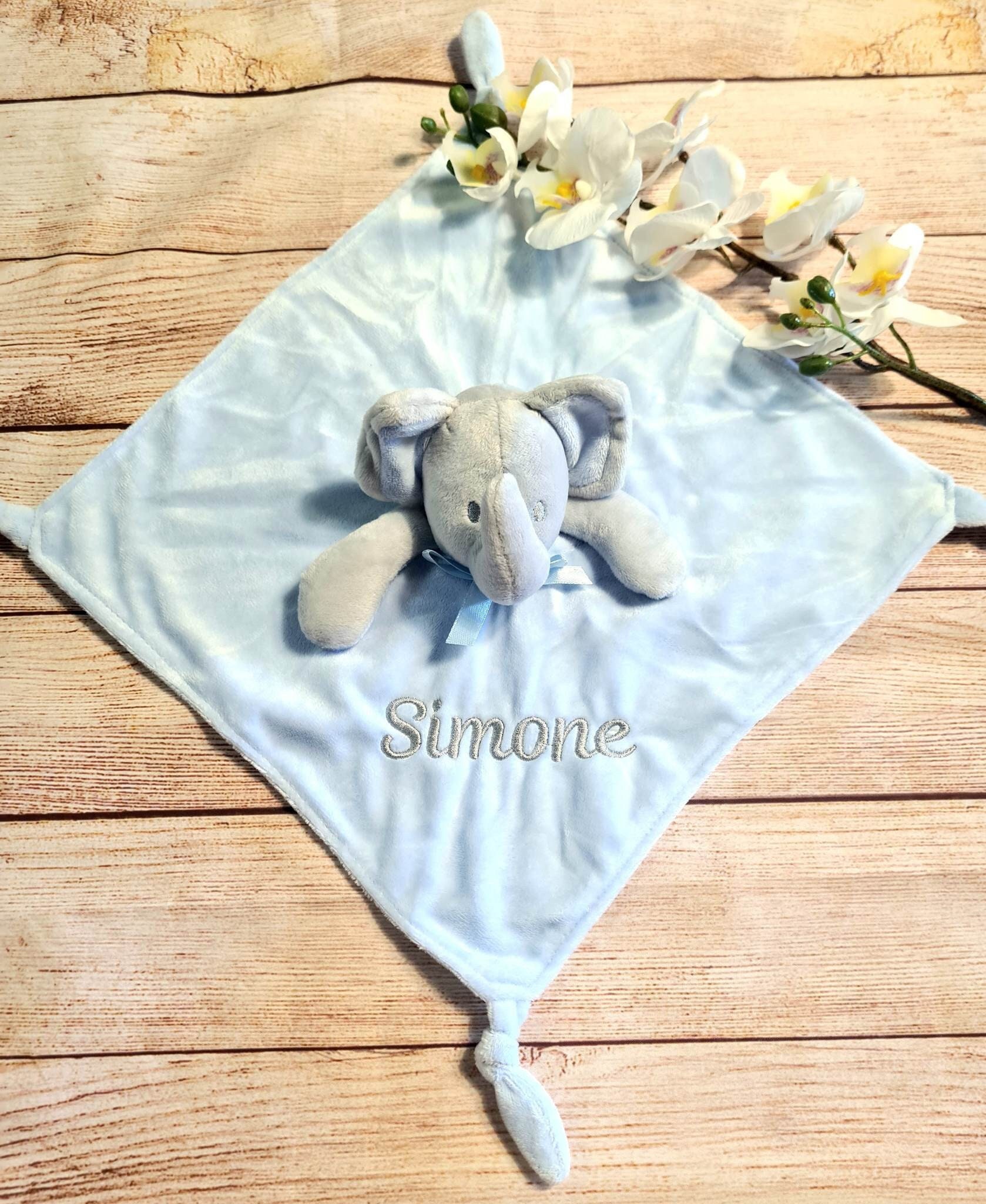 Irayin Elefante Portafortuna, Decorazioni di Elefanti, Regalo Mamma, Madre  Elefante che Trasporta tre Piccoli Elefanti Sulla Schiena, Soprammobili  Moderni Salotto, Statuette Decorative Casa - Argento : : Casa e  cucina