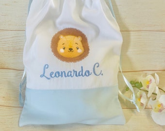 Borsa primo cambio bimbo con nome ricamato e disegno borsa nascita o per bavaglini realizzata a mano in cotone con disegno leone, orsetto