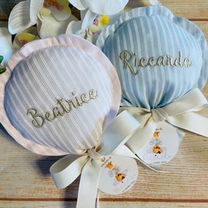 Bomboniere palloncini porta confetti con ricamo del nome e tag per Battesimo Laurea Cresima Nascita Comunione, elegante regalo fatto a mano
