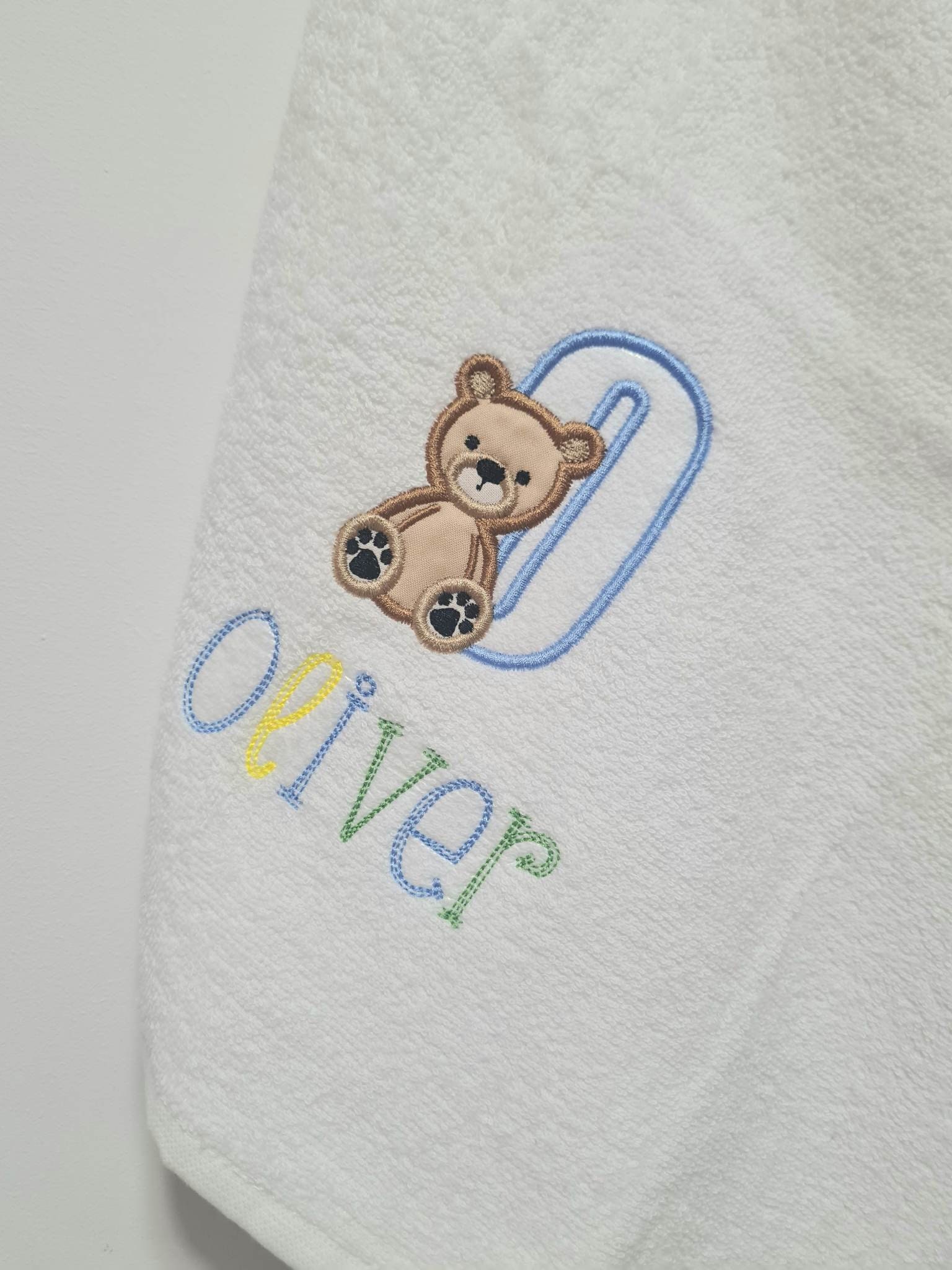 Toalla Capa de baño Bebe Personalizada con nombre bordado Elefante rosa  Danielstore