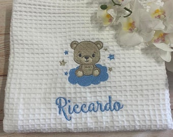 Coperta con nome in cotone, telo estivo bimbo, asciugamano ricamato con disegno a scelta, idea regalo nascita, corredino personalizzato