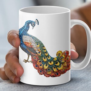 15オンス モザイク ピーコック マグカップ、芸術的なコーヒーカップ、ユニークな鳥好きへのギフト、目を引くキッチン装飾、鮮やかなティーマグ、クリエイティブなドリンクウェア 画像 4
