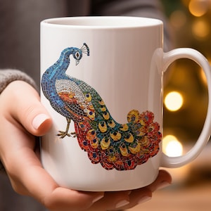 15オンス モザイク ピーコック マグカップ、芸術的なコーヒーカップ、ユニークな鳥好きへのギフト、目を引くキッチン装飾、鮮やかなティーマグ、クリエイティブなドリンクウェア 画像 1